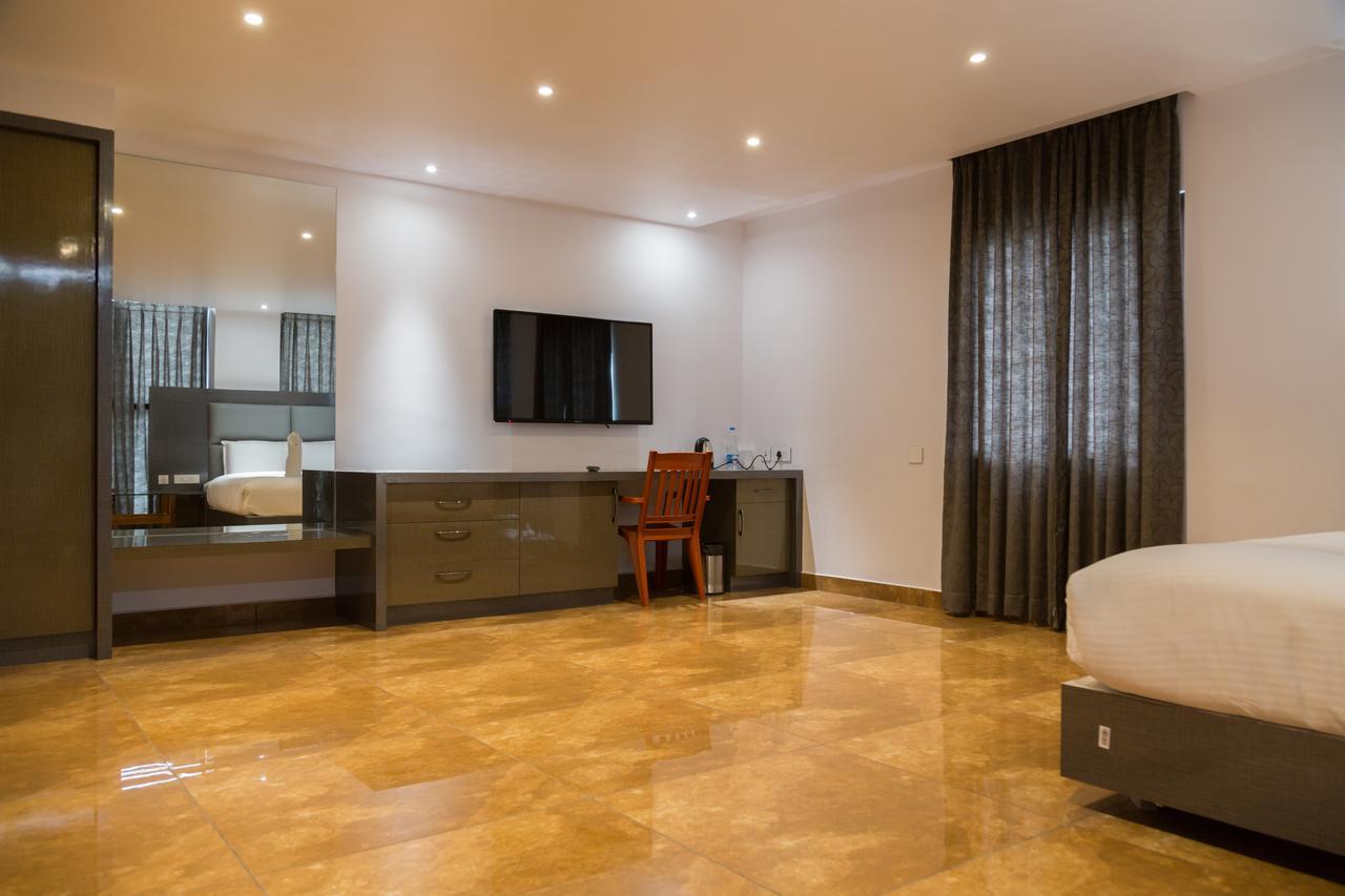 Hotel Hills Tirupattur Tiruppatur Bagian luar foto