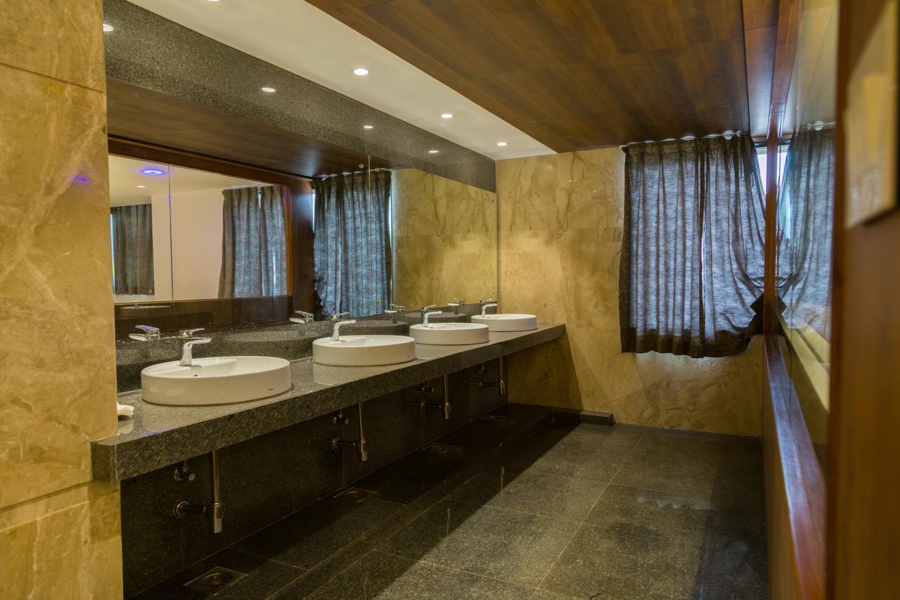 Hotel Hills Tirupattur Tiruppatur Bagian luar foto