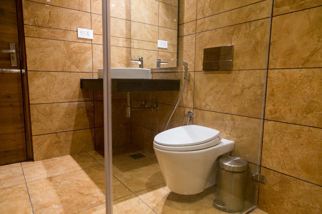 Hotel Hills Tirupattur Tiruppatur Bagian luar foto