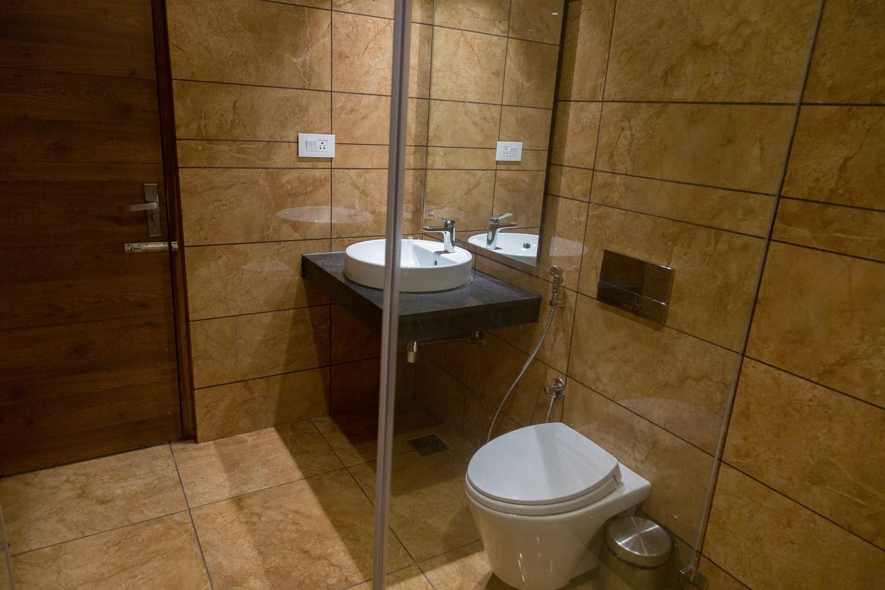 Hotel Hills Tirupattur Tiruppatur Bagian luar foto