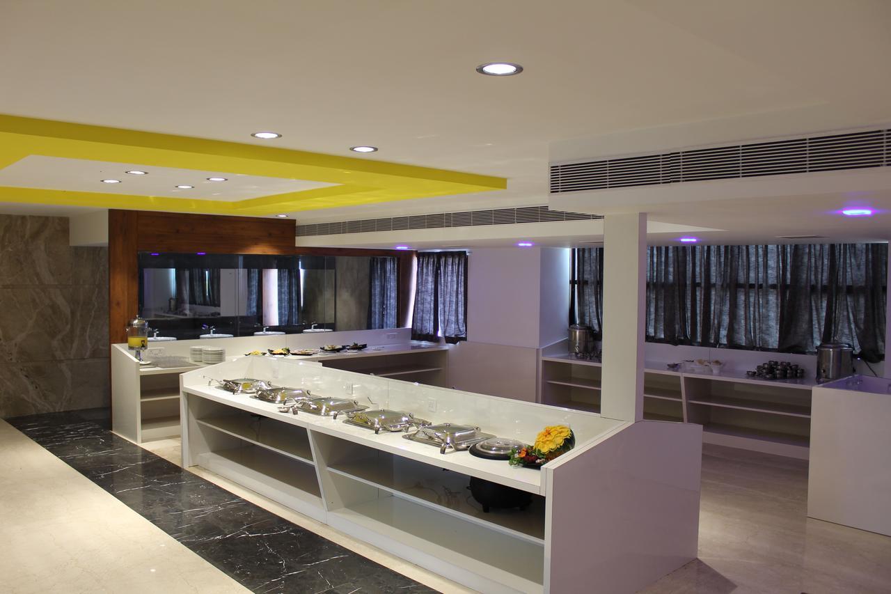 Hotel Hills Tirupattur Tiruppatur Bagian luar foto