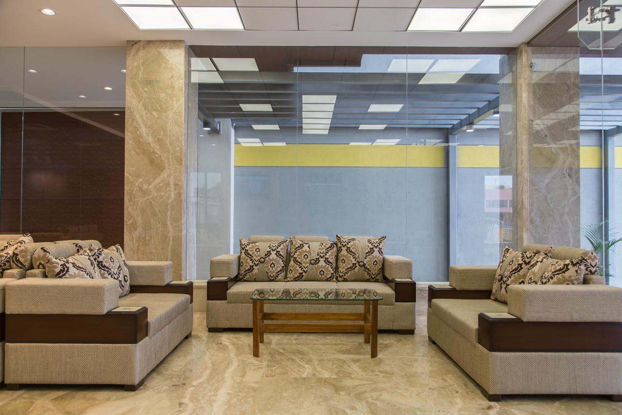 Hotel Hills Tirupattur Tiruppatur Bagian luar foto