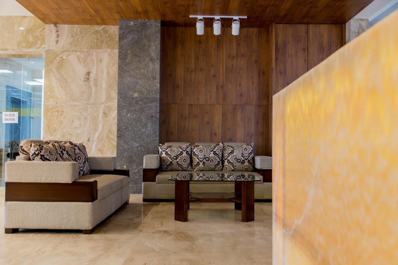 Hotel Hills Tirupattur Tiruppatur Bagian luar foto