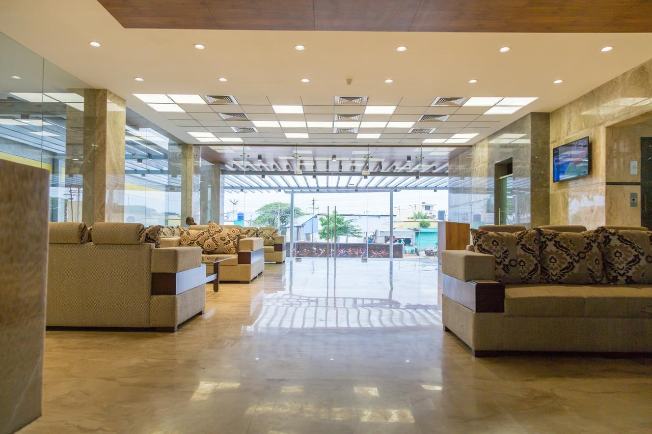Hotel Hills Tirupattur Tiruppatur Bagian luar foto