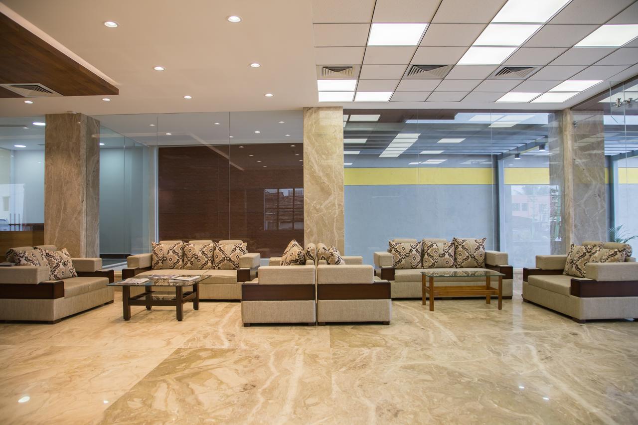 Hotel Hills Tirupattur Tiruppatur Bagian luar foto
